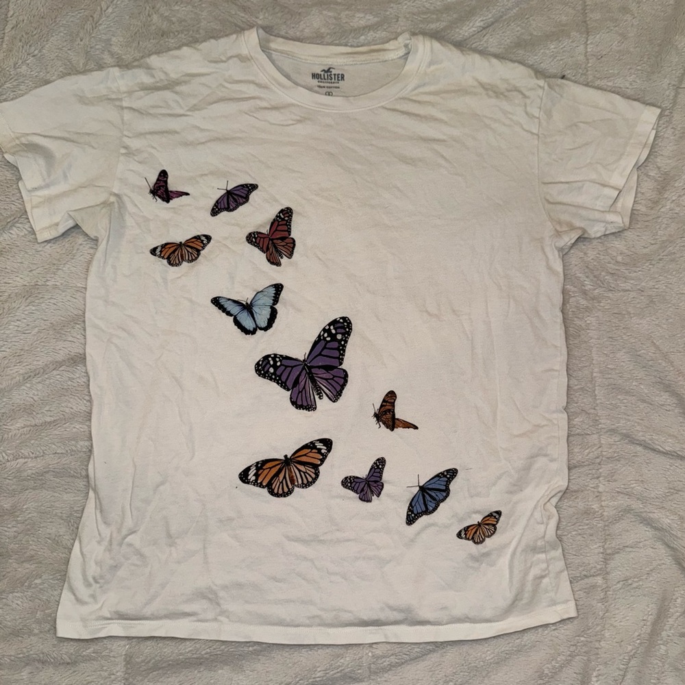 HOLLISTER BUTTERFLY OVERSIZED GRAPHIC TEE 🦋🦋🦋